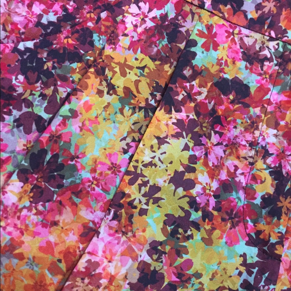 Bebe Multi Colored Pleated Shorts - image 5